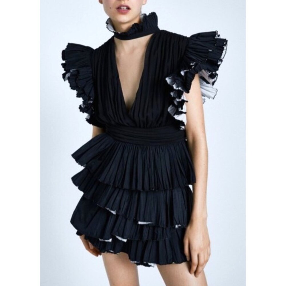 Zara Women's Sz Smaa Top Tiered Ruffle Plunging Neckline And Pleated Design
